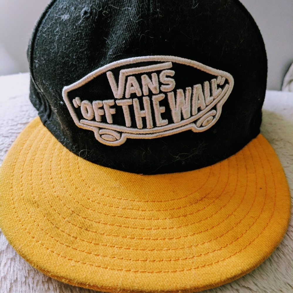 Yellow & black Vans hat